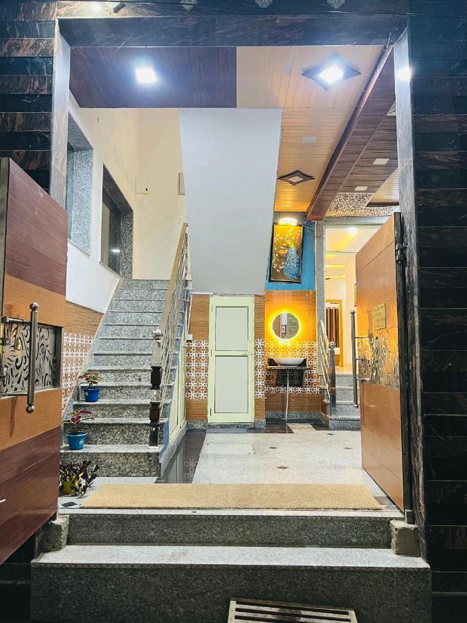 רישיקש Shanti Hostel And Garden Cafe מראה חיצוני תמונה