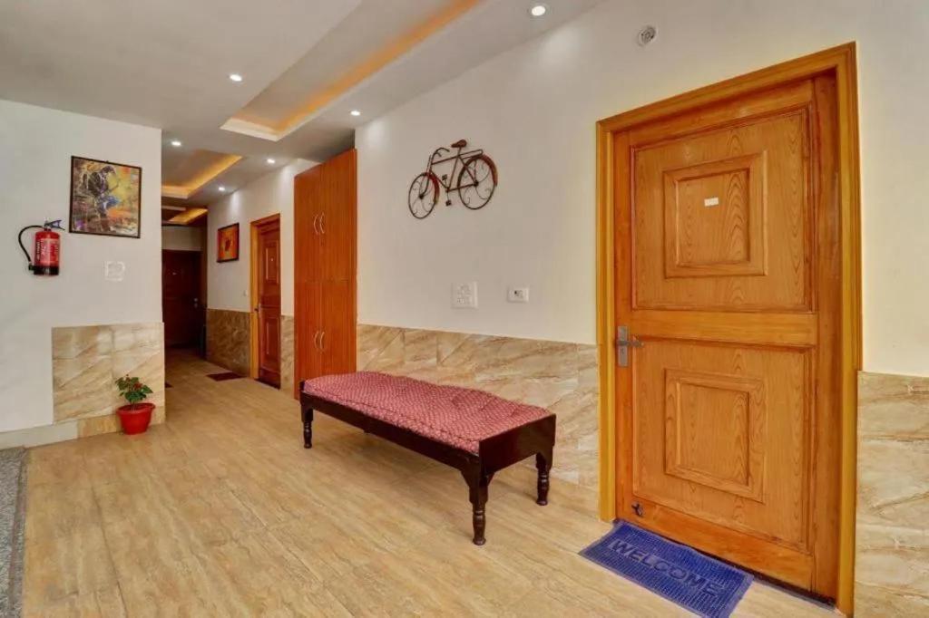 רישיקש Shanti Hostel And Garden Cafe מראה חיצוני תמונה